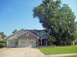 63 S Calla Lily Ct, Lake Jackson, TX 77566