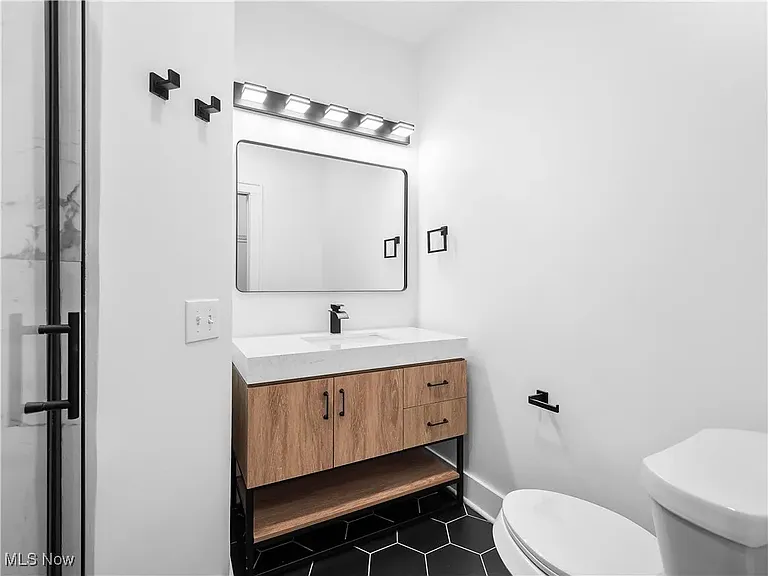 2295 Thurman Ave — Photo 18