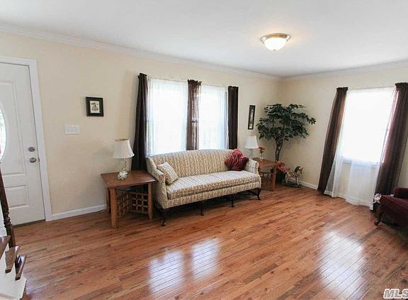 4th image of 139 Munson Ave