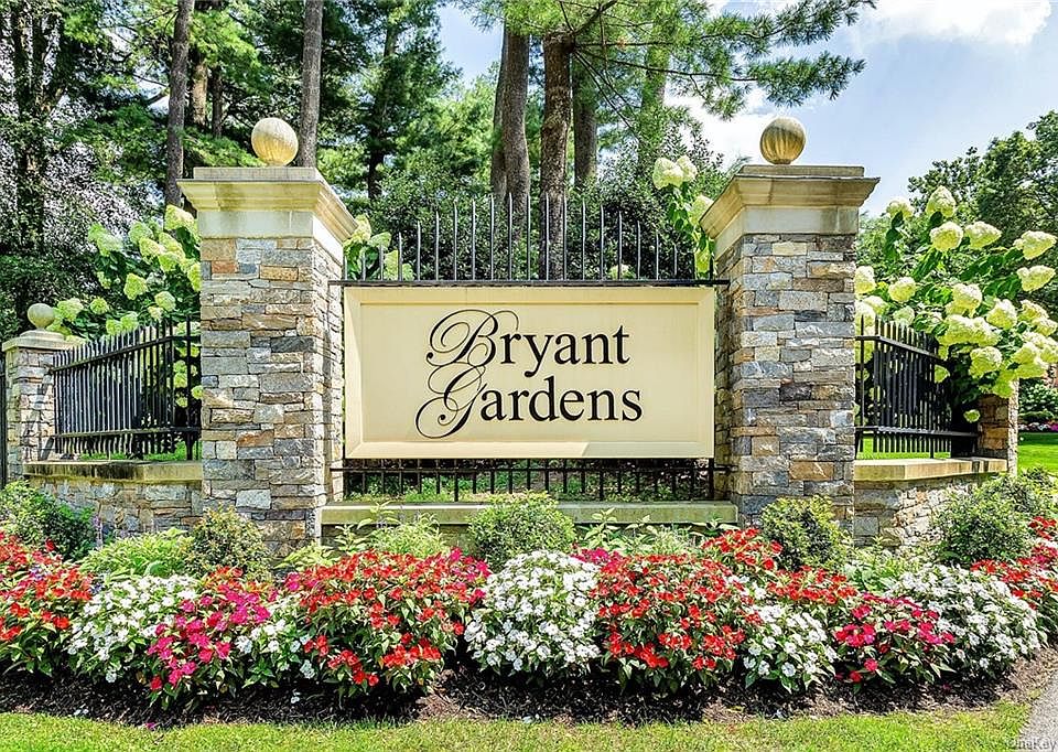 1st image of 2 Bryant Cres APT 2K