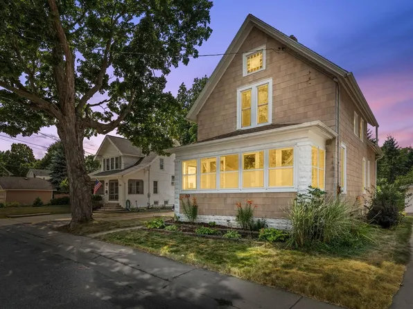 320 Buchner COURT, Waukesha, WI 53186