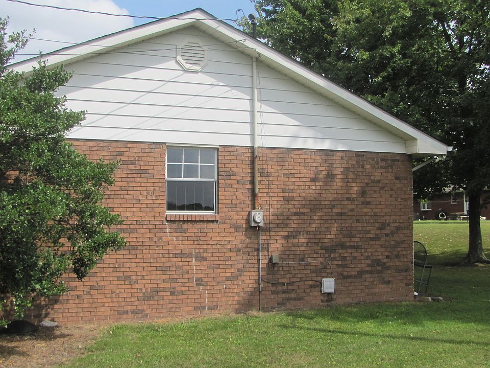 1st image of 692 Janet St