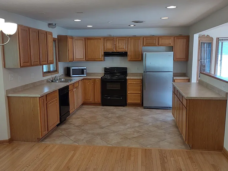 13450 Nicolet Ave — Photo 2