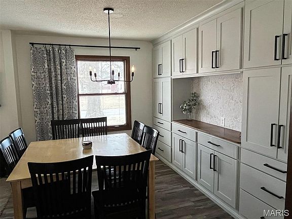 5th image of 2204 Crestline Dr