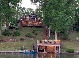 41 Flat Top Lake Rd, Ghent, WV 25843