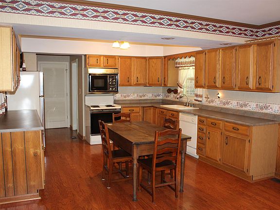 4th image of 2129 Tanglewood Ct