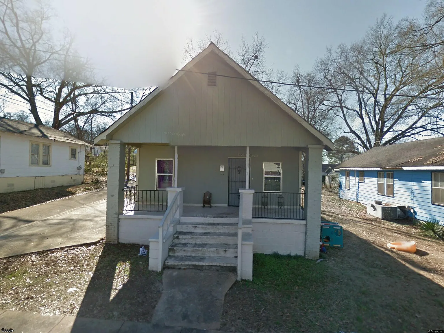 3 bed, 1350 sqft, $925 — Photo 1