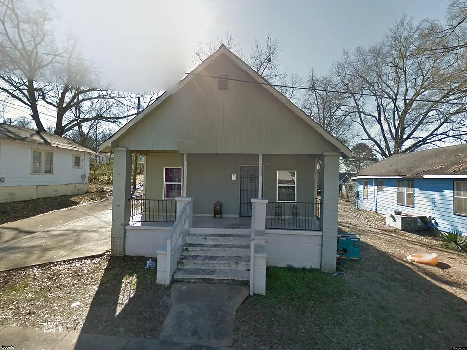 430 Center St