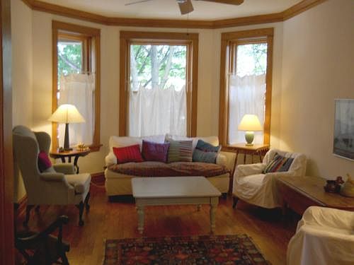 3rd image of 1733 W Berwyn Ave #2
