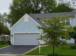 832 Fox Chase Dr, Round Lake Beach, IL