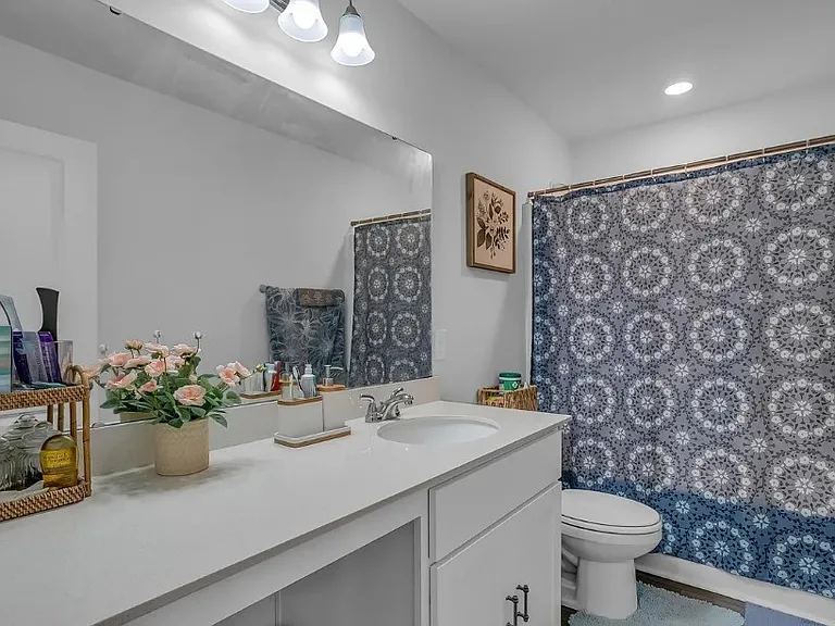 211 Whittier St — Photo 15