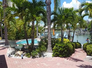 250 Isle Dr, Saint Pete Beach, FL 33706