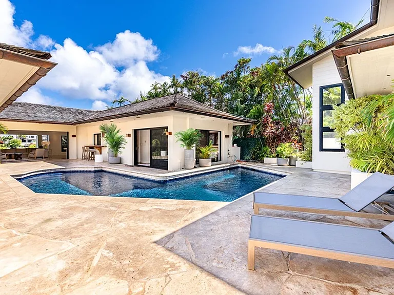5939 Kalanianaole Hwy — Photo 1