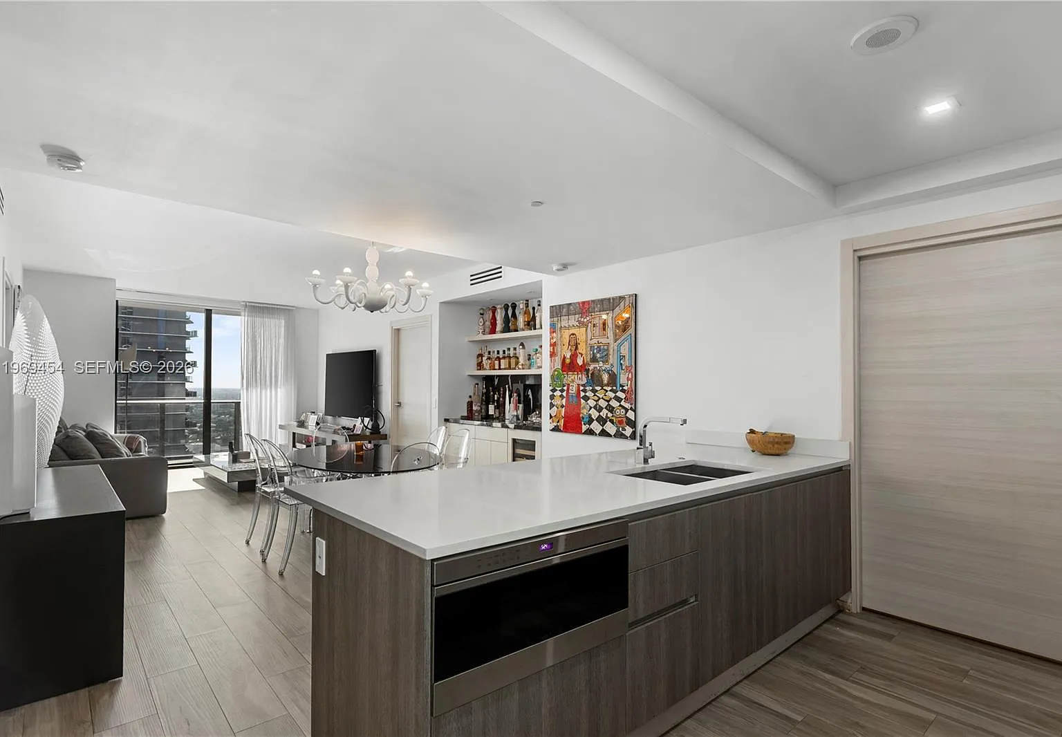 801 Sma Residences Condo — Photo 1
