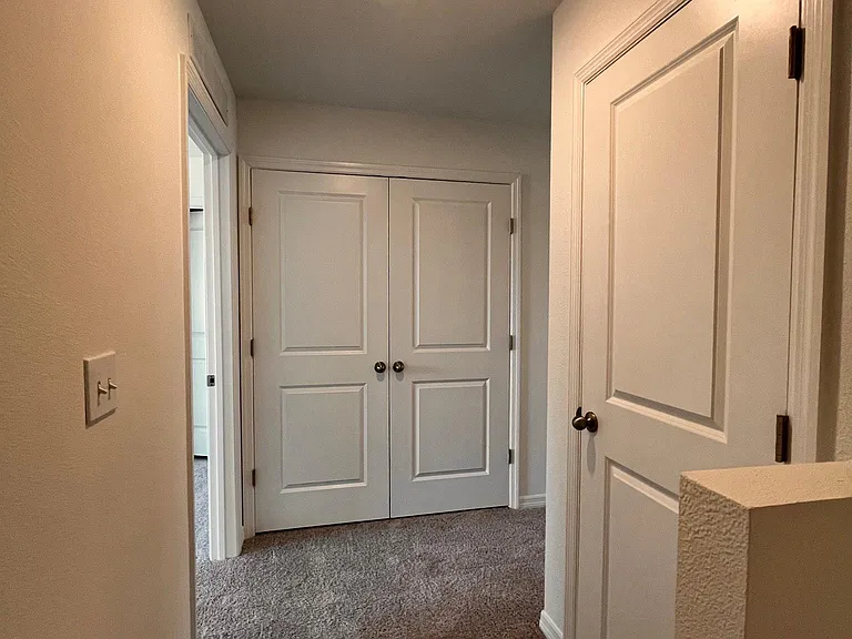 1004 Appleton St — Photo 11