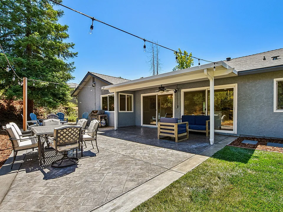 3419 La Canada Dr