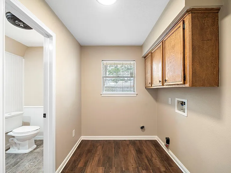 1104 Hillcrest Dr — Photo 15