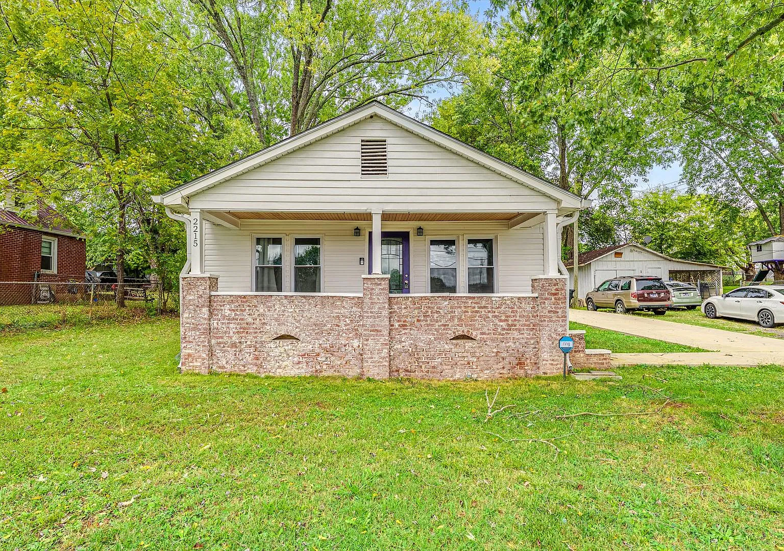 2215 Morningside Dr — Photo 2