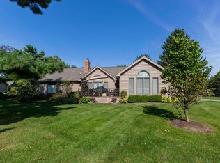 51158 Huntington Ln, Granger, IN 46530
