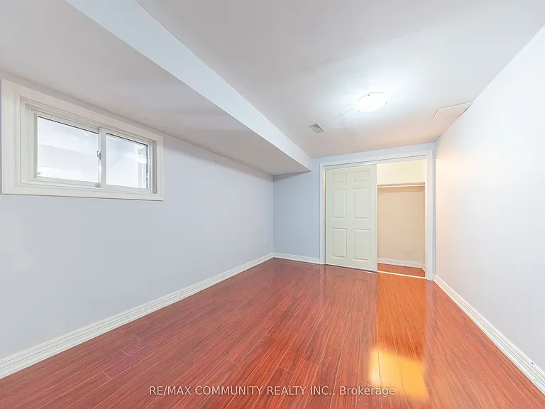 72 Lampman Dr #BASEMENT — Photo 11