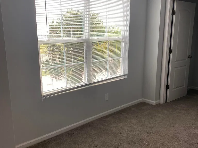 684 Carlsbad Dr — Photo 19