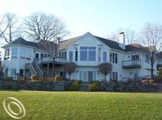 1 Park Ave, Saint Clair, MI 48079