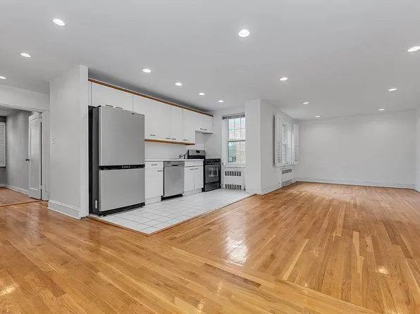 140-35 Burden Cres #608, Jamaica, NY 11435