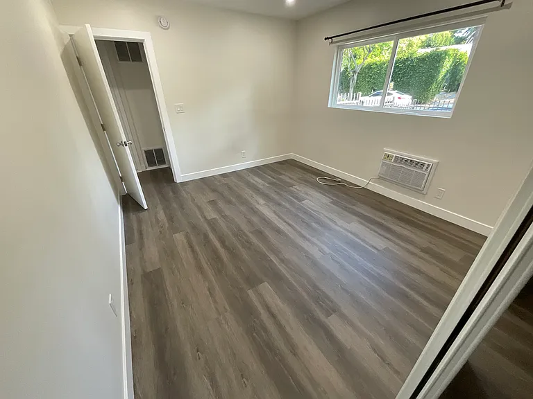 7730 Lexington Ave #102 — Photo 22
