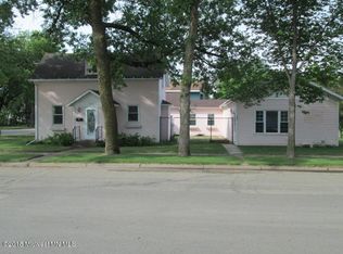 207 3rd St SW, Perham, MN 56573