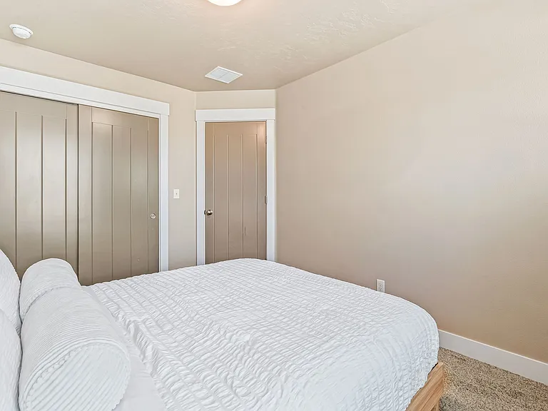 2719 E Decameron Ln — Photo 47