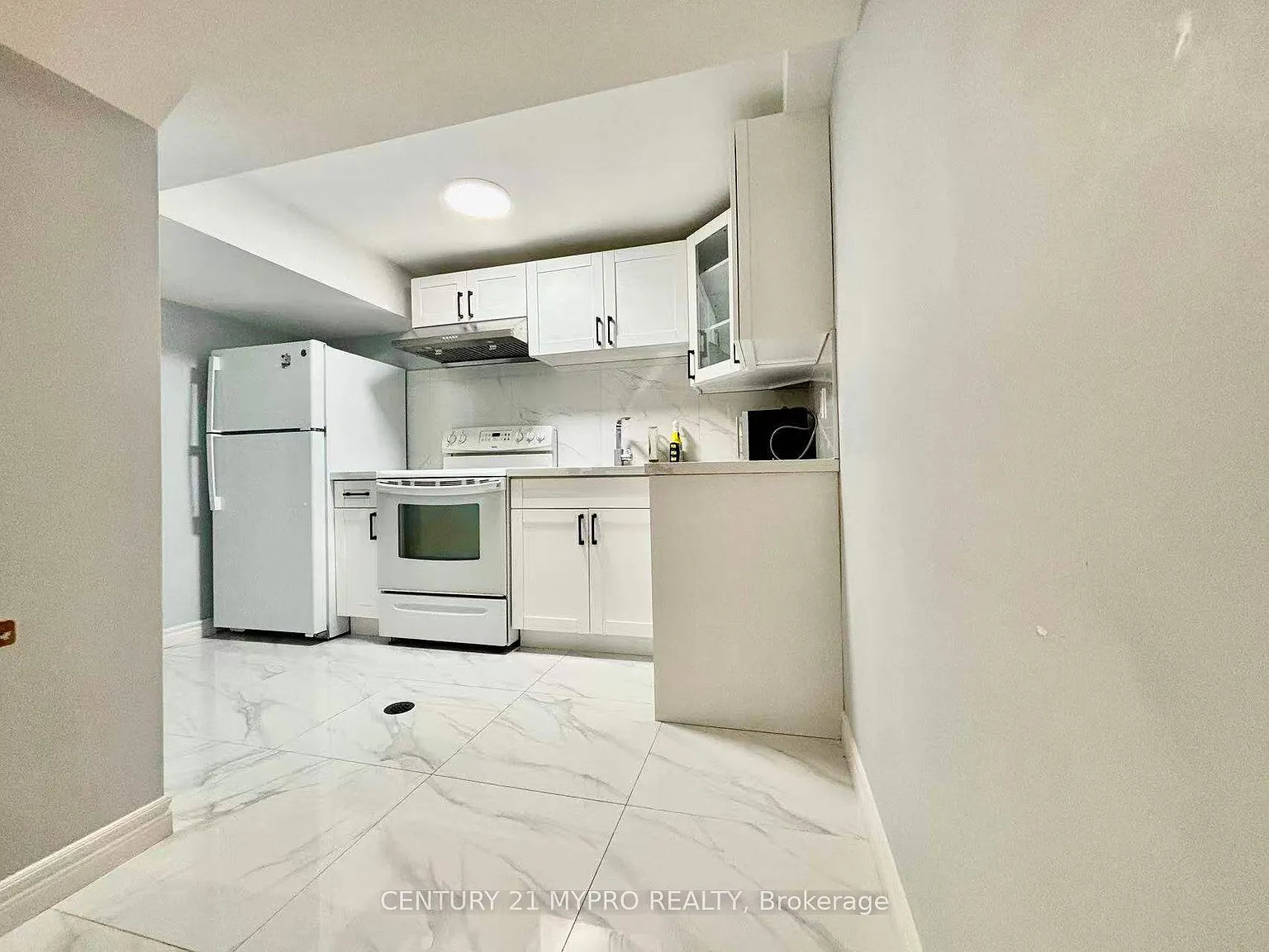 3 bed, $1,900 — Photo 3
