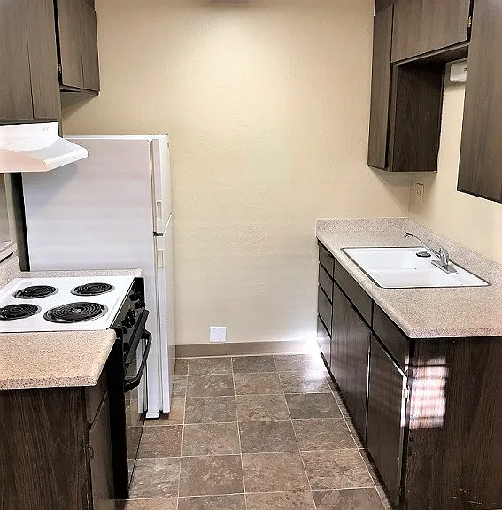 623 W 6th Ave #11 — Photo 6