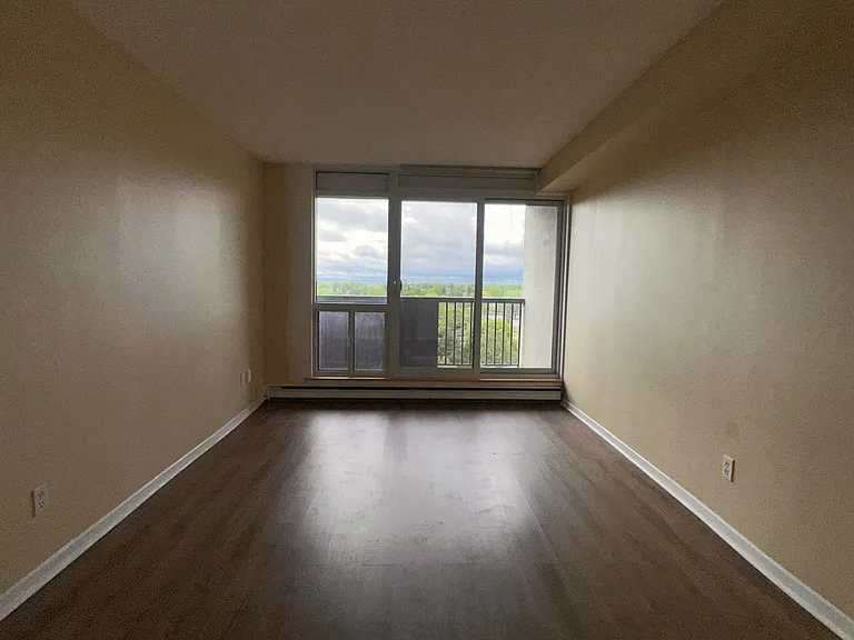 900 Dynes Rd #807 — Photo 3