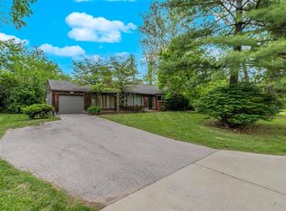 10021 Clayton Rd, Saint Louis, MO 63124