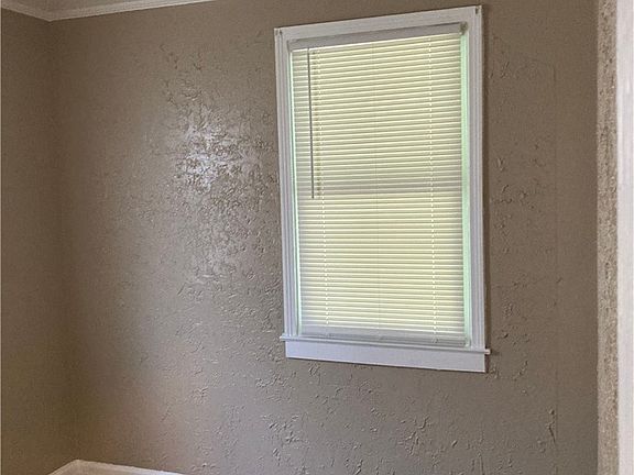 5th image of 4621 Forsythe Ave