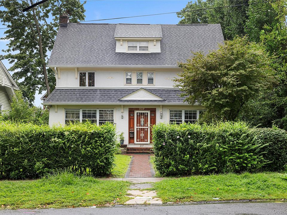 1st image of 237 Coligni Avenue
