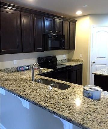 3rd image of 246 Killian Way