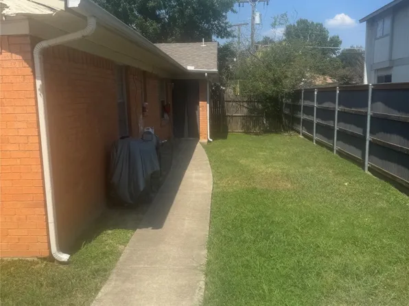 220 W Union Bower Rd #220-222, Irving, TX 75061