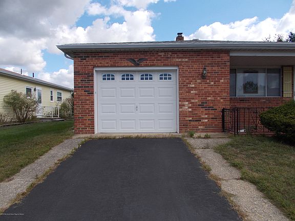 3rd image of 10 Marquis St