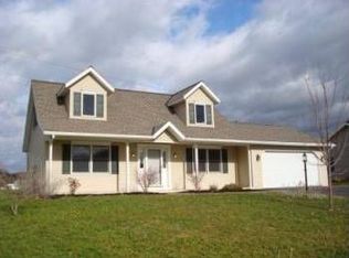 1123 Hunters Chase Ln, Lebanon, PA 17046