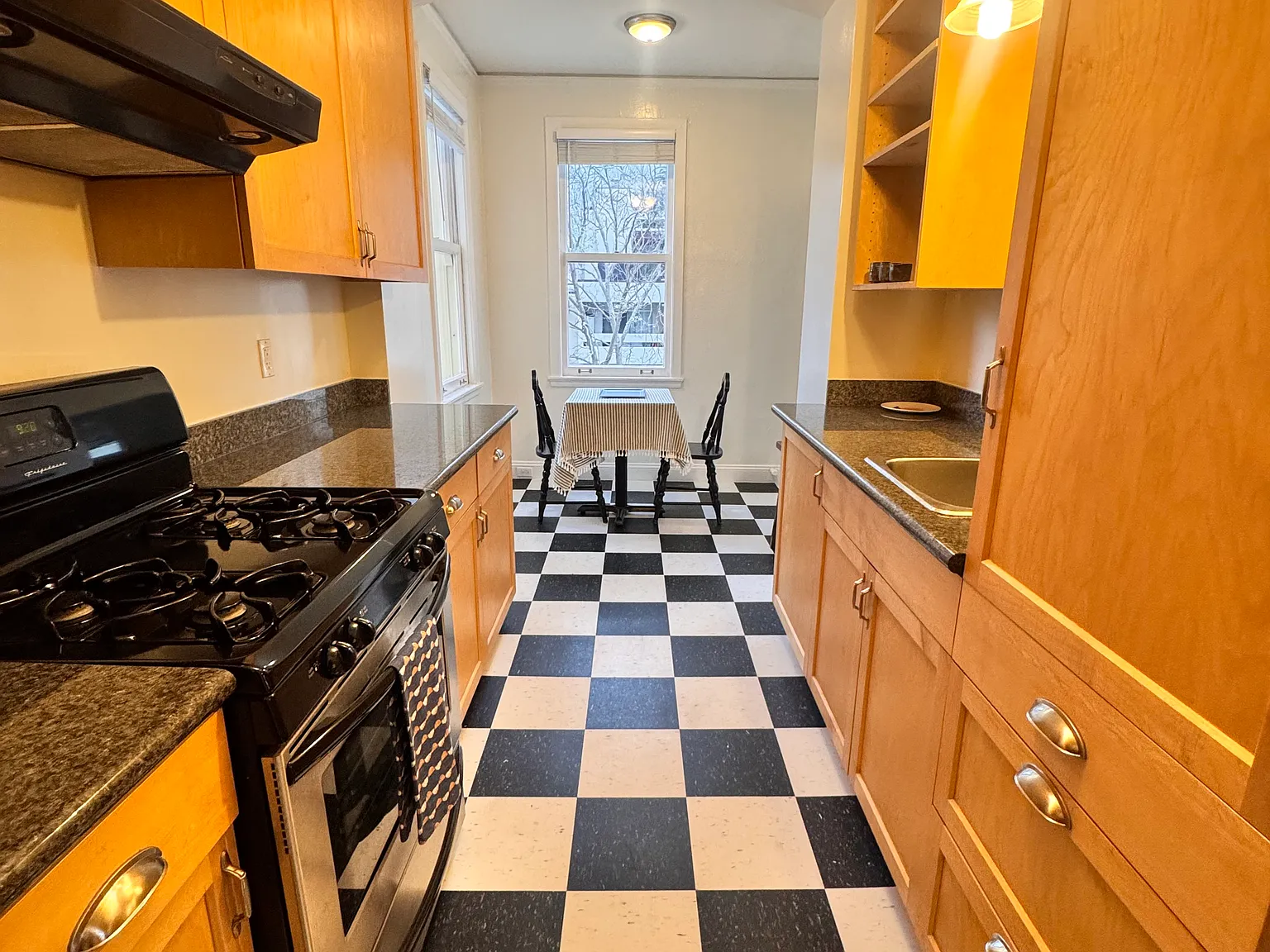 The Lake Merritt Apartments — Photo 3