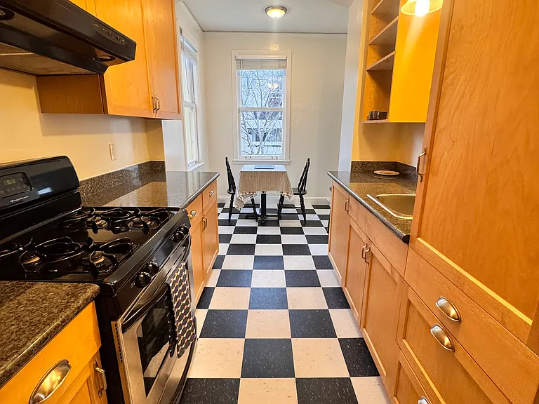 The Lake Merritt Apartments — Photo 3