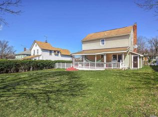 14 Club Dr, Glen Cove, NY 11542