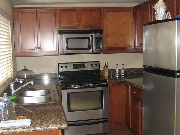 5th image of 1423 N Broadway Unit B