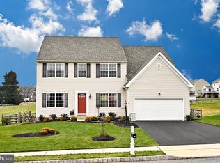 36 Sovereign Dr, Douglassville, PA 19518