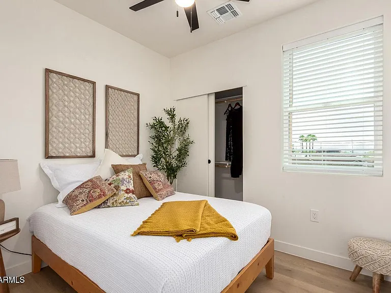 1508 W Sherman St #B — Photo 9