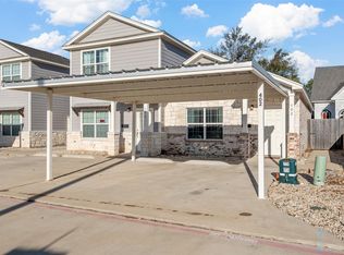 402 Spring St, Mcgregor, TX 76657