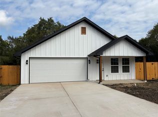 719 E Commerce Ave, Cooper, TX 75432