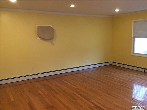 4th image of 105 Hardy Ln