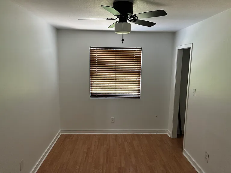 815 W Pensacola St #15 — Photo 12